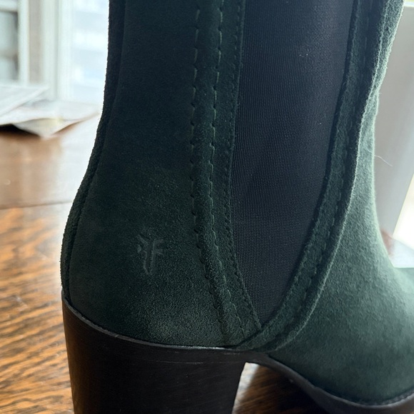 Forrest Green FRYE Jean Chelsea Boots - Picture 3 of 7
